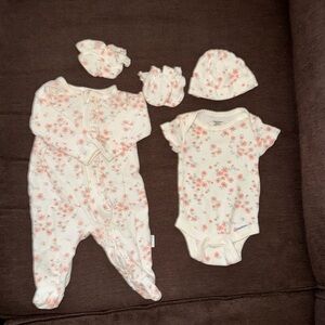 Gerber Sleeper and Onesie Set size Newborn